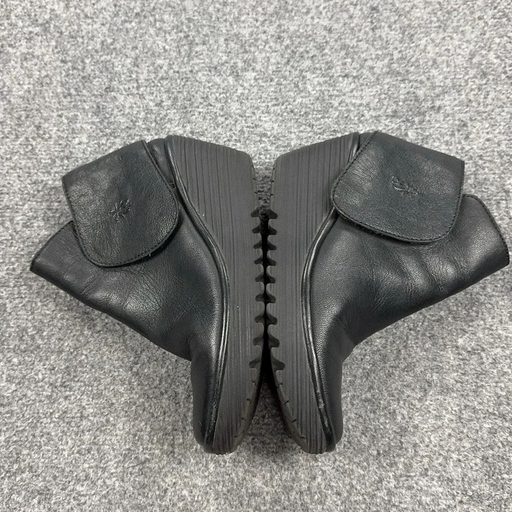 FLY London Boots Womens Size 7.5 Black Leather Wedge Ankle Booties P500046008